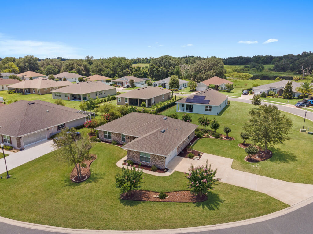 beautiful-spacious-home-on-corner-lot-the-dora-campbell-team
